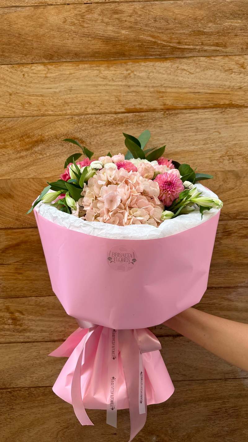 Ramo de hortensia y dalias rosa 2